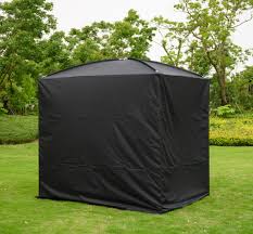 Bâche de protection sur mesure noire pour mobilier de jardin, résistante aux intempéries et 100% imperméable.