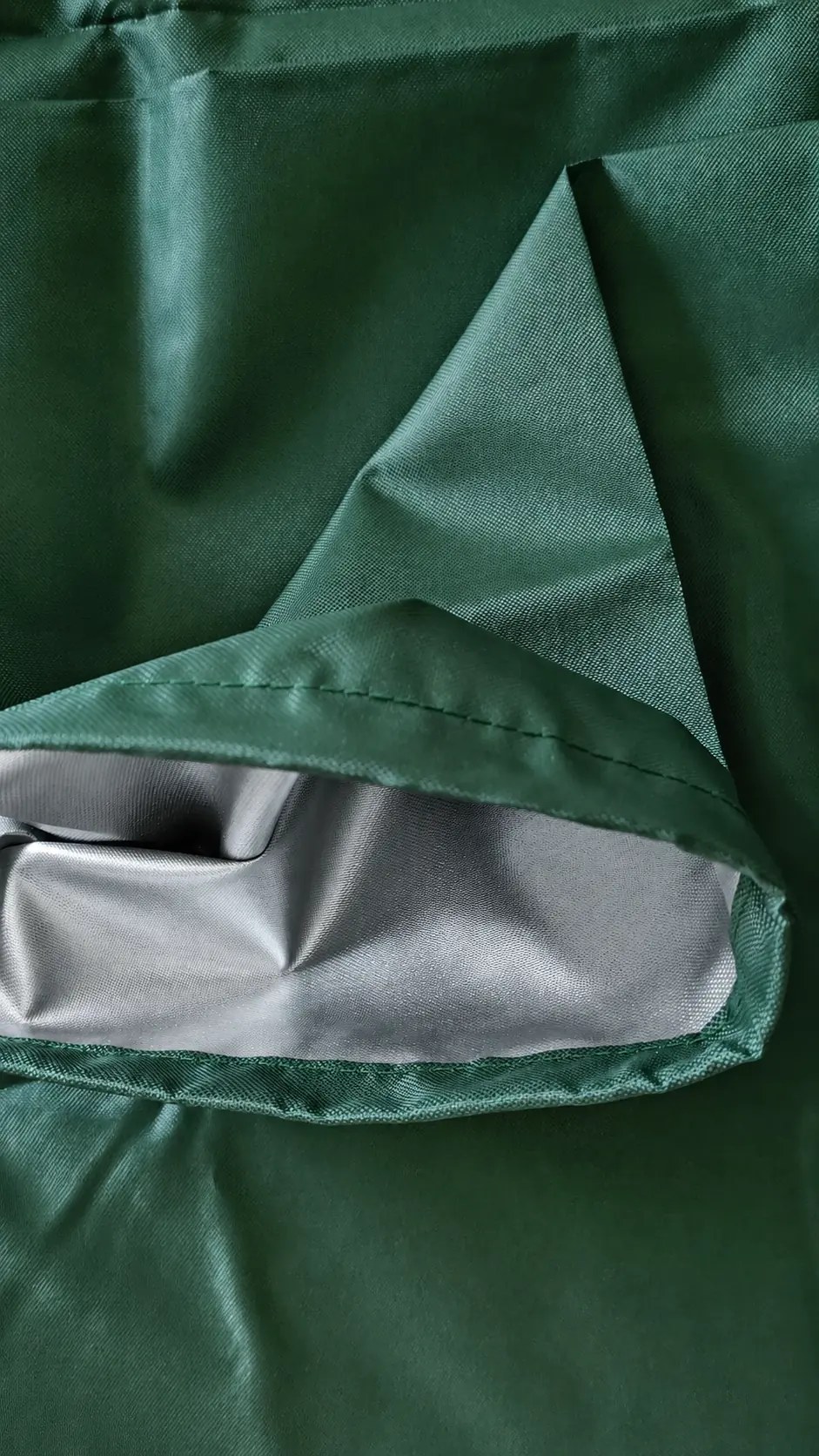 Le revers enduit argent de l’Essential 250 (verte)