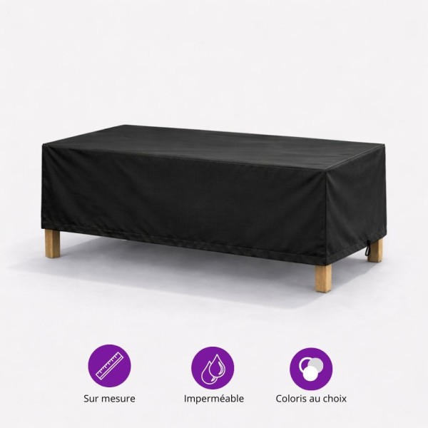 Housse de protection pour table de jardin rectangulaire installée en extérieur