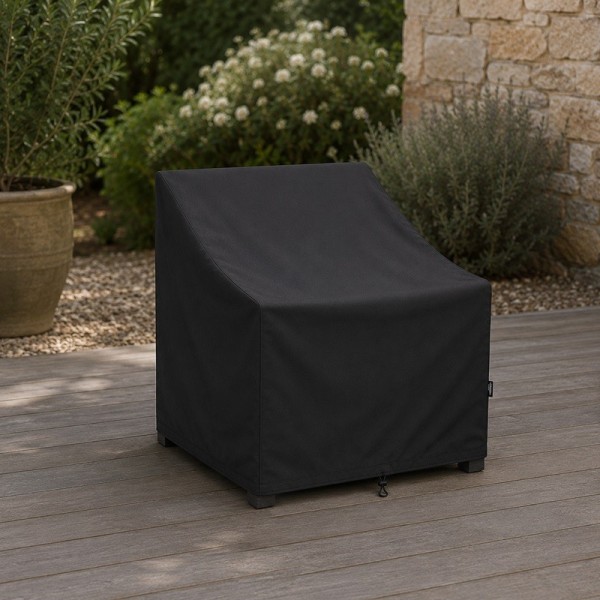 Housse de protection pour fauteuil et chaise installée en extérieur